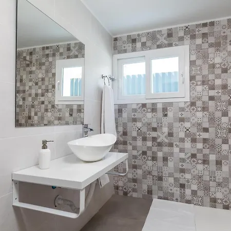 Magnifico En Montesano Homestay San Antonio de Banageber